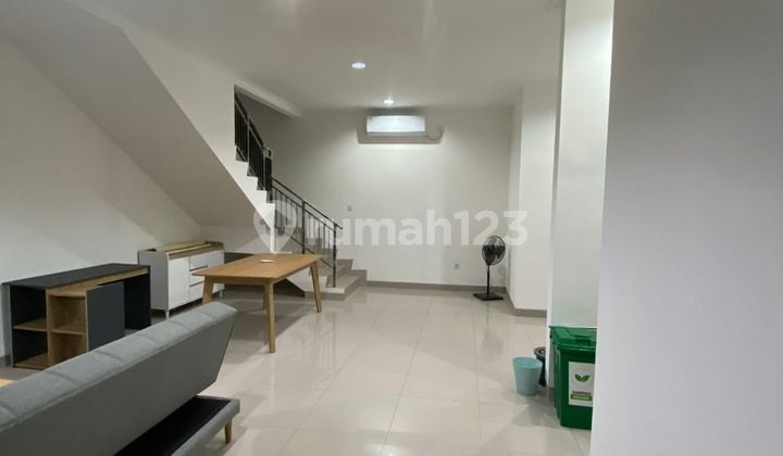 Quick Sale by Mrs. Millennial's House in PIK2 Extension, Size 8x12.5Mf, Furnished.