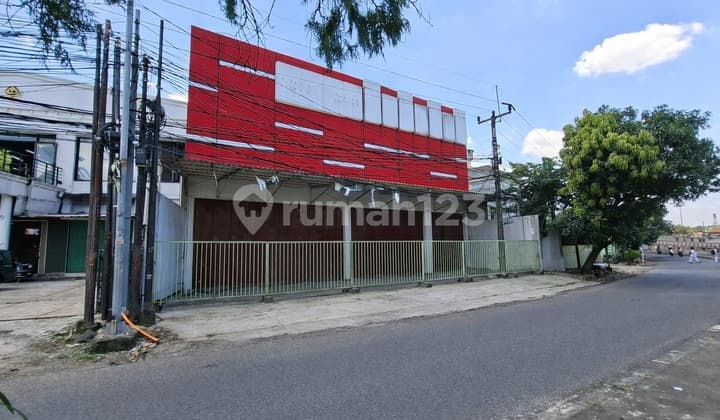 Ruang Usaha Lokasi Premium Pinggir Jalan Raya di Bekasi Barat