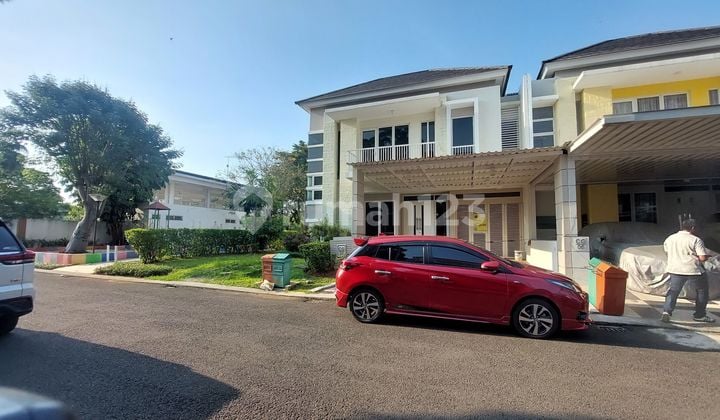 Rumah Besar Dekat Club House di Summarecon Bekasi
