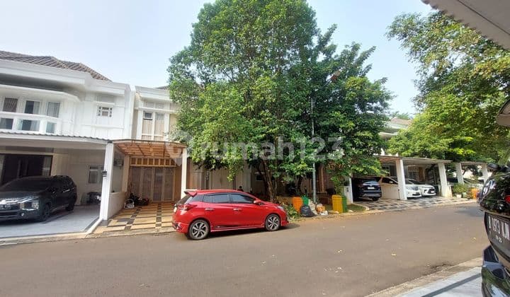 Large House Near Club House In Summarecon Bekasi