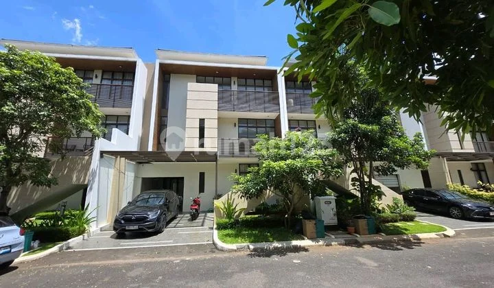 Morizen Summarecon Bekasi Luxury Renovated House