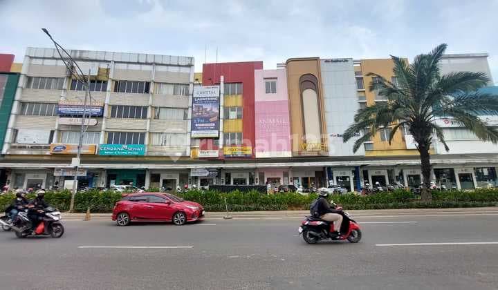 Ruko Strategis Hadap Jalan Raya Graha Bulevar Summarecon Bekasi