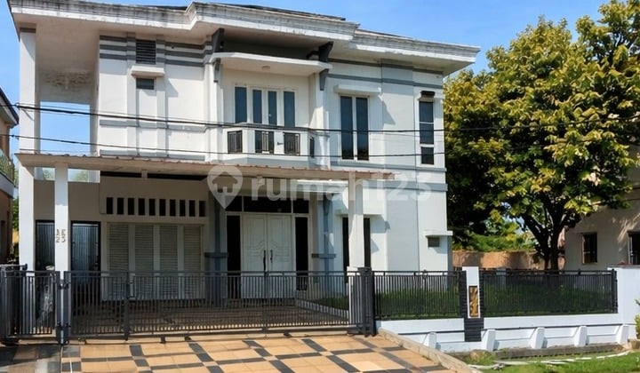 Rumah Hook Besar 2 Muka di Kemang Pratama Bekasi
