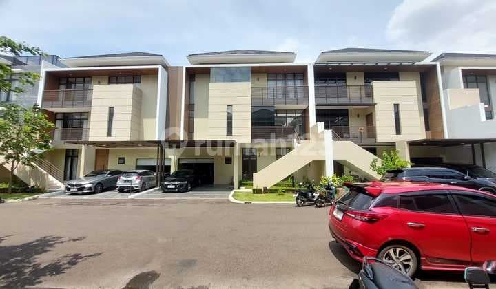 Rumah Mewah Elegan 3 Lantai Semi Furnish di Summarecon Bekasi
