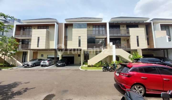 Rumah Mewah Elegan 3 Lantai Semi Furnish di Summarecon Bekasi