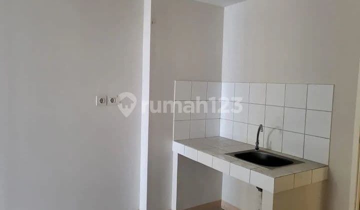 Dijual cepat 2kt Apartemen view pool The Springlake Summarecon Bekasi