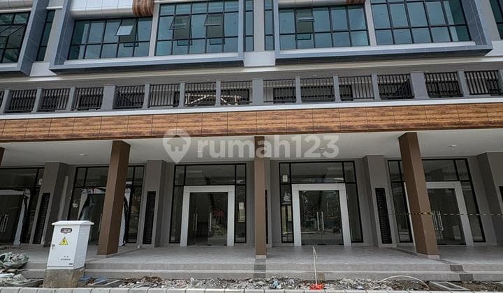 Ruko Gandeng Dikontrakan 3 Lantai Di Crystal Boulevard Siap Huni Lokasi Paling Strategis Di Depan Bundaran Pyramid Fly Over Summarecon Bekasi