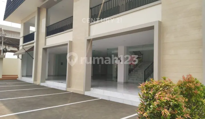 Gedung Strategis Jl Inspeksi Saluran Kalimalang Jakarta Timur