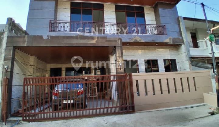 Rumah Baru Hadap Selatan Minimalis di Kayu Putih Jakarta Timur