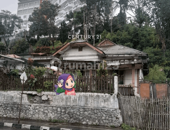 For Sale Old House Land Measured in Bukittinggi City