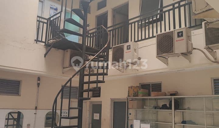 Gudang ada bangunan 1,5 lantai hadap timur dekat tol di Pergudangan Taman Tekno BSD