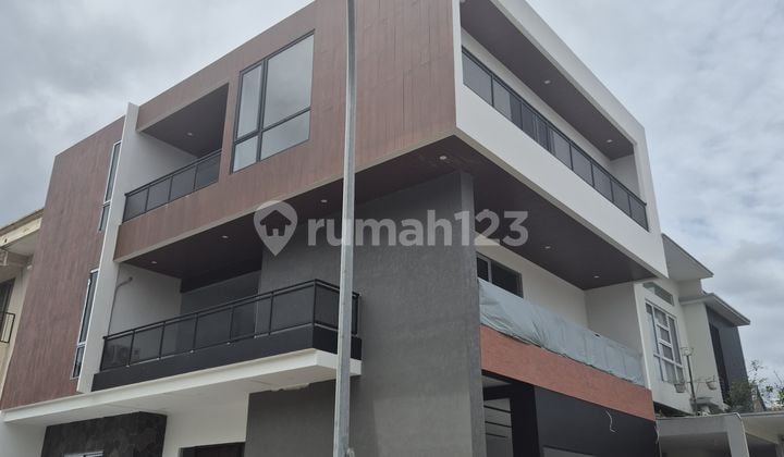 Rumah Baru Bangunan Mandiri Dekat Kampus, Ikea di Alam Sutera