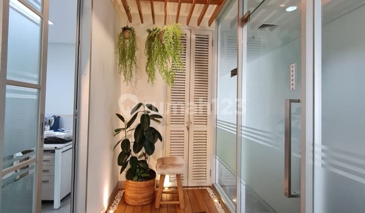 Affordable Luxurious Office Super Strategic Location Furnished Near Public Facilities The Smith Office in Alam Sutera