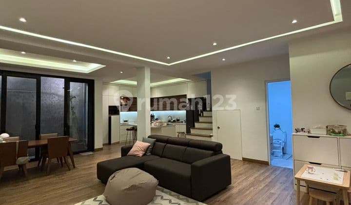 Rumah Cakep Full Furnished Full Renov di Latigo Village Gading Serpong, Jl. Kampung Gunung Batu, Cijantra, Pagedangan, Tangerang, Banten, Indonesia, 15335, Gading Serpong