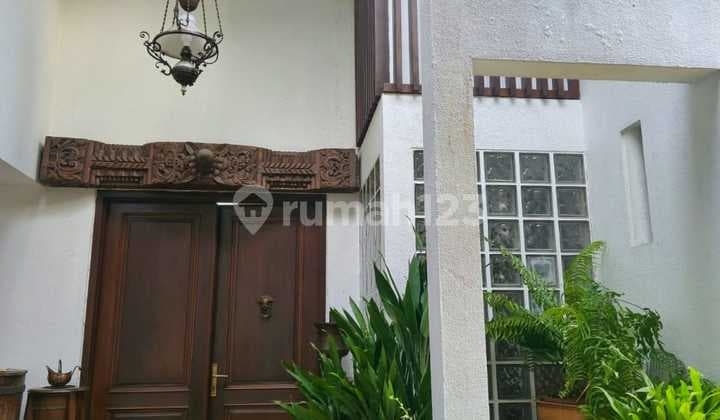 Rumah Semi Outdoor Taman Luas Akses Mudah di Bsd