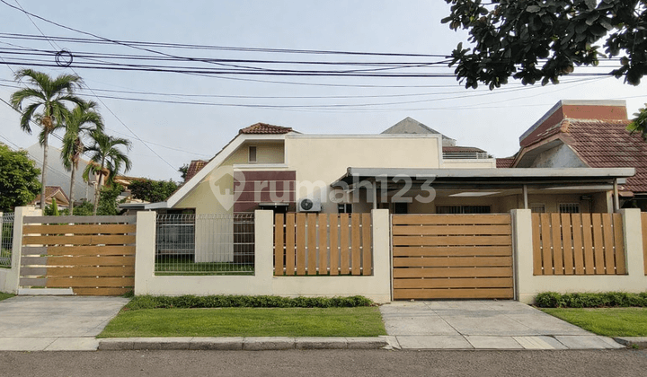 Rumah Besar Hook di Griya Loka BSD 7 Kamar Cocok Kos / Keluarga Besar