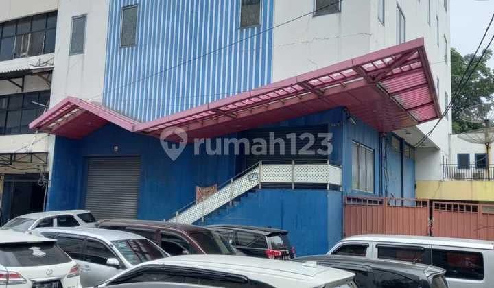 Ruko Gandeng di Pluit, Jakarta Utara