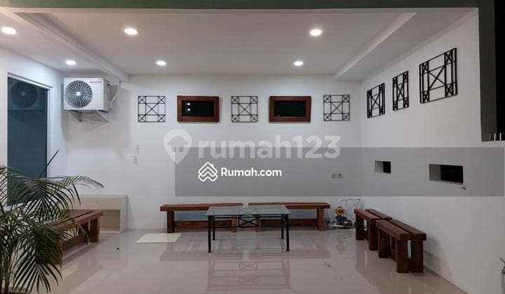 Dijual Rumah Hook Wilayah Komersil Dan Strategis Di Villa Melati Mas