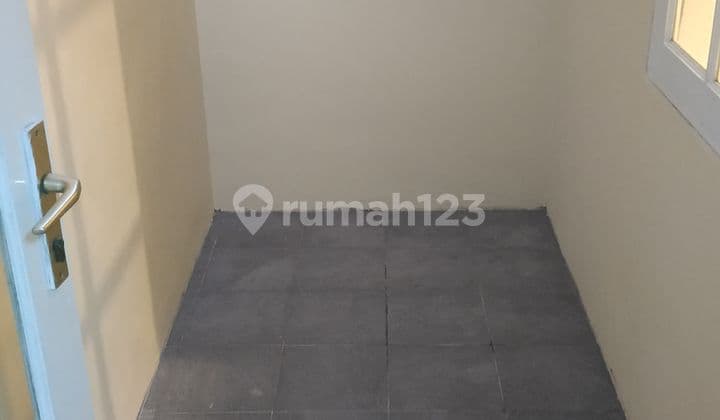 Rumah Bersih Rapih di Modernland Tangerang