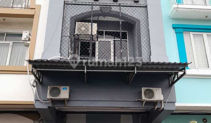 For sale: Super Cheap 3-Story Shop House at Mutiara Taman Palem, Cengkareng, West Jakarta