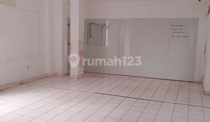 Disewakan Ruko Hoek Di Mutiara Taman Palem