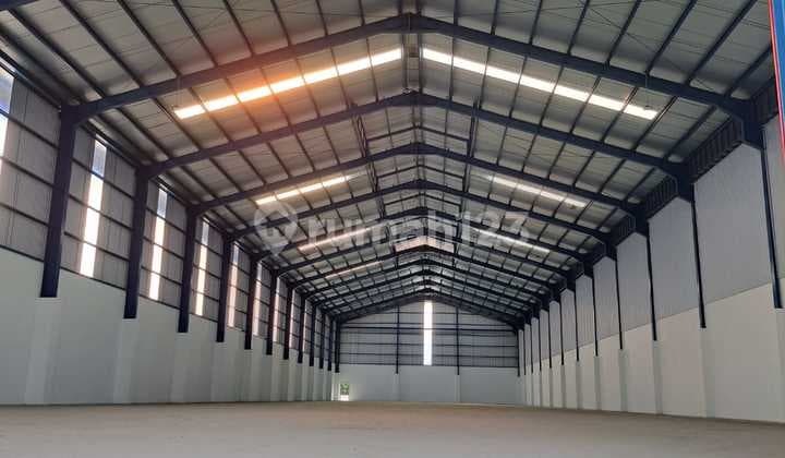 Warehouse for Rent 1 Ha Ready to Use Cheap in East Cikarang, With Loading Dock