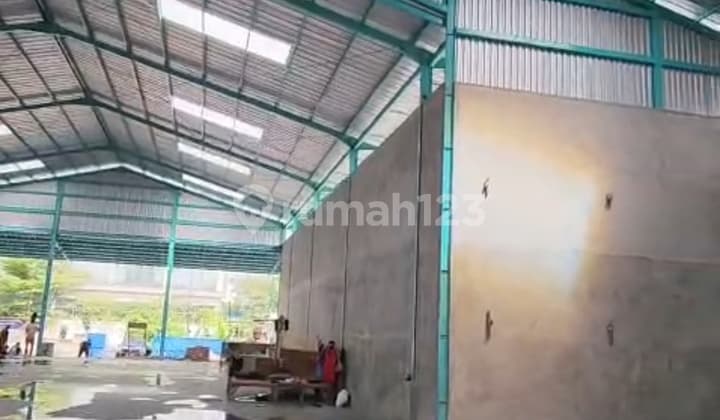 For Rent New Warehouse with Loading Dock, Ready to Use in Rawa Buaya, Cengkareng, West Jakarta
