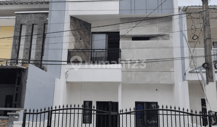 For Sale Nice New House @3 Floors Size 6X16 in Citra Garden 3 West Jakarta