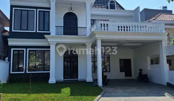 Rumah American Classic Elegant Di Dekat Taman Lingkungan