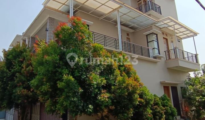 Dijual Cepat Rumah 2,5 Lantai Hoek di Poris Paradise Ekslusif