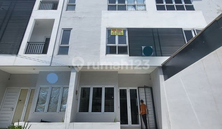 Dijual Cepat Ruko 3 Lantai Strategis di Cengkareng, Jakarta Barat