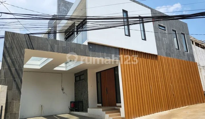 Dijual cepat Rumah baru 2 lantai di Sunrise Garden, Kedoya