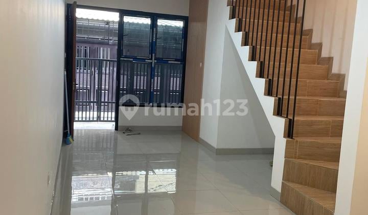 Dijual Cepat Rumah Baru 3 Lantai di Tanjung Duren, Jakarta Barat