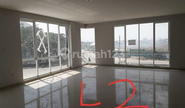 Ruko The Royale Palm 3.5 Lantai Hoek di Cengkareng, Kapuk