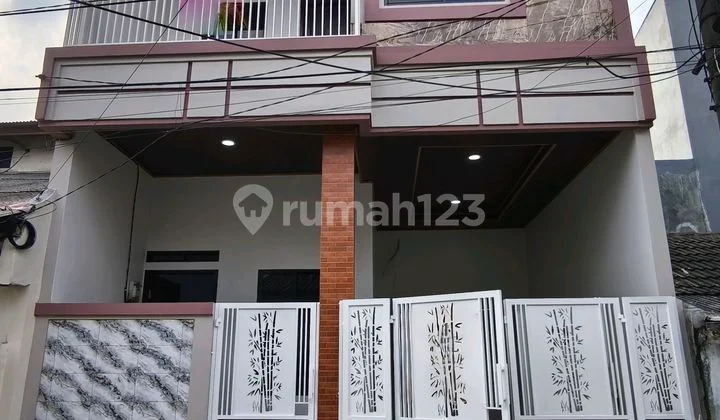 Rumah Baru Cantik Semi Furnished di Poris Indah, Kota Tangerang
