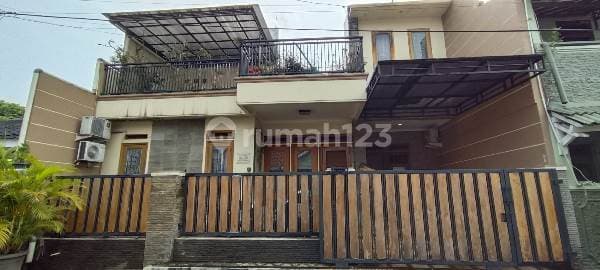 YD - Rumah Tingkat Classic Di Perumahan Jatibening Bekasi