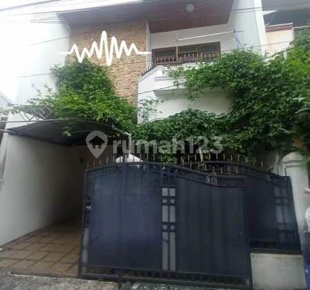 Ir - Dijual Rumah 2 Lantai Cantik Dalam Komplek Perumahan Abadi Duren Sawit