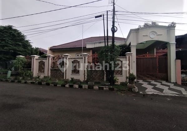 IR - Dijual Rumah Cantik dengan Lahan Luas Di Pondok Kelapa Jakarta Timur