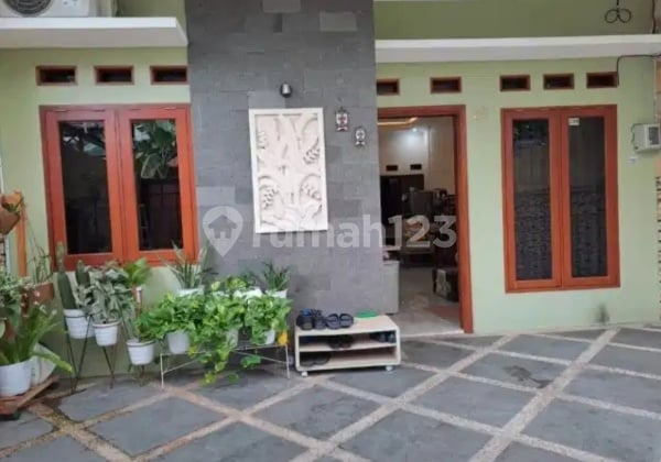 Gd - Dijual Rumah di Duren Sawit Jakarta Timur