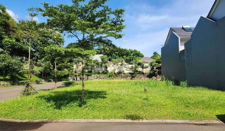 Corner lot very private, a step away to the Club House in Sutra Victoria Alam Sutra.