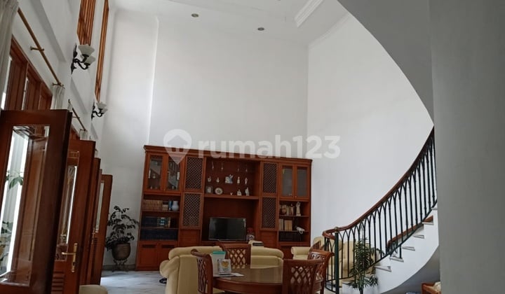 Rumah Kokoh Dilokasi Sentral di Kemanggisan, Slipi Jakarta Barat