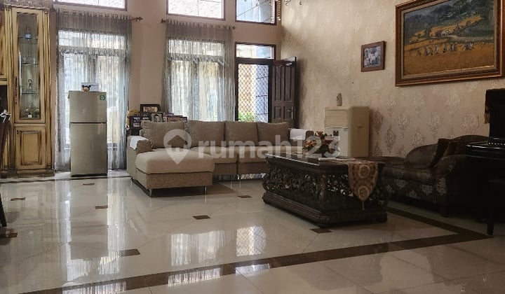 2.5-Story Strong Furnished House in Puspita Loka, BSD City