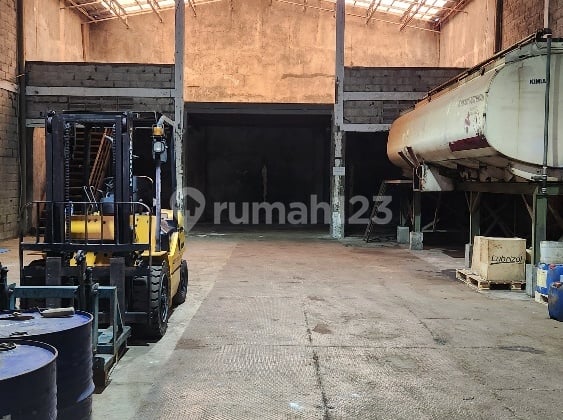 Warehouse in a Strategic Location Flood-Free Close to Toll in Taman Tekno Bsd City