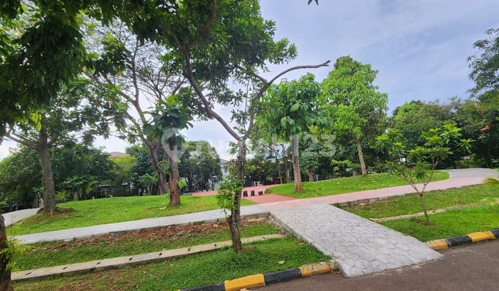 Ready-to-build lot in front of a spacious park/jogging track, Price Reduced at Puspita Loka, BSD City.