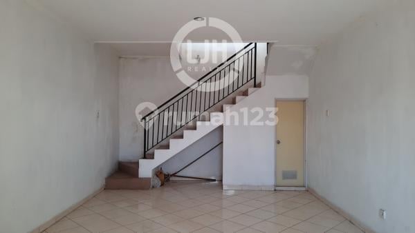 Strategic 2-storey shophouse in the busy area of Tukad Bilok, Sanur Kauh, Close to Renon and Sanur Beach