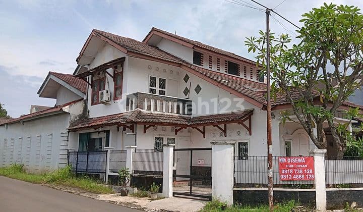 2-Story House in BSD Sector 1.1, Excellent Location, Comfortable Environment