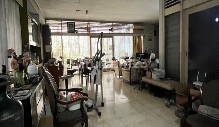 Rumah Hitung Tanah Kebayoran Baru Shm