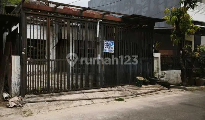 Rumah Strategis Siap di Renov di Taman Aries Kebon Jeruk Jakarta Barat