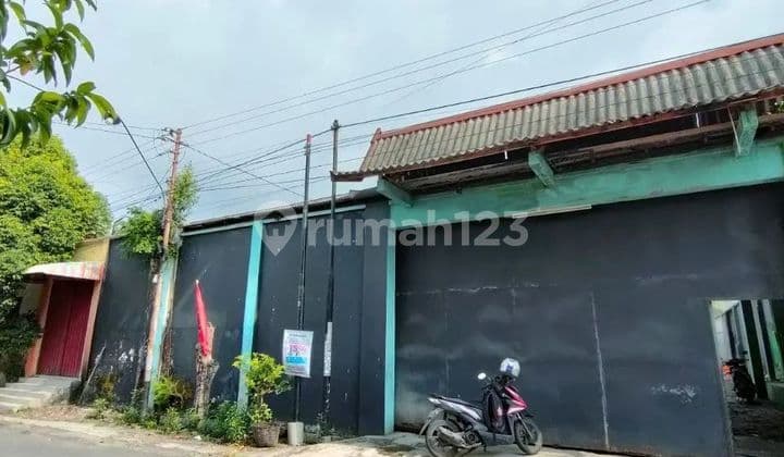 Gudang Serengan Tengah Kota Solo Luas 2010m² Akses Lebar Mudah