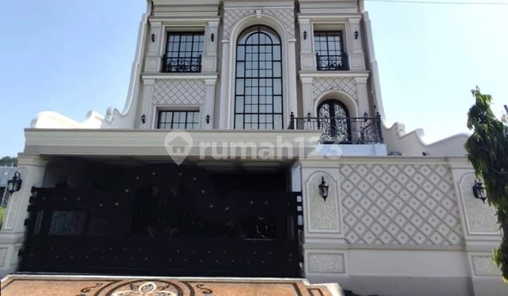 Rumah Mewah Kolam Renang Dan Lift Garansi 2 Tahun Di Jogja (at)